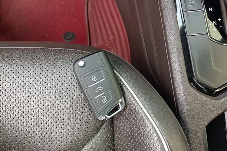 Used Volkswagen Tiguan L 2017 330TSI Automatic Two-Wheel Drive Flagship Edition Vehicle Key