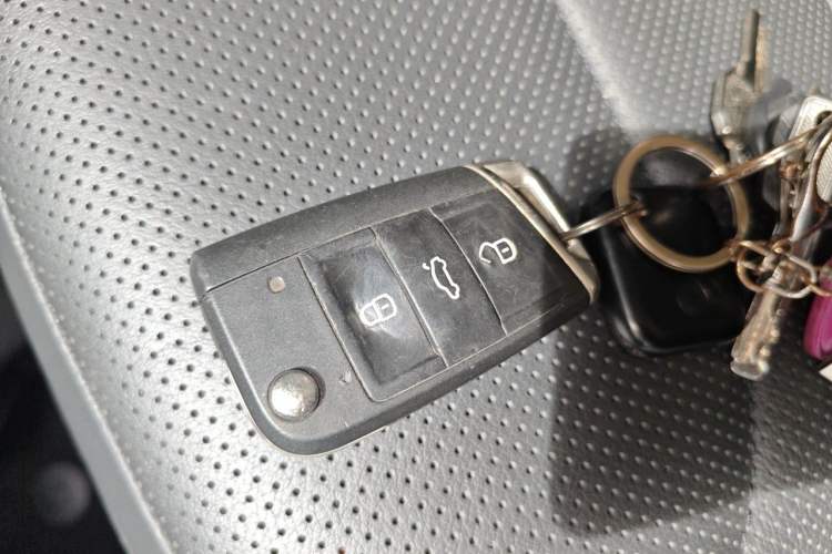 Used Volkswagen Tiguan L 2017 380TSI Automatic All-Wheel Drive Supreme Flagship Edition Vehicle Key