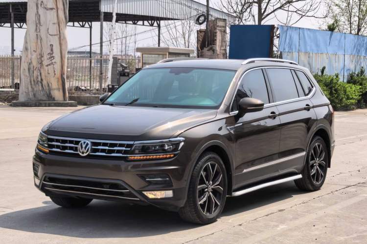 Used Volkswagen Tiguan L 2017 330TSI Automatic Two-Wheel Drive Flagship Edition Guazi used car, China used car export, Used car for sale, Used  cars, Cheapest cars for sale