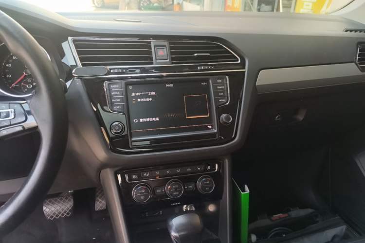 Used Volkswagen Tiguan L 2017 330TSI Automatic Two-Wheel Drive Flagship Edition Audio And AC Panel