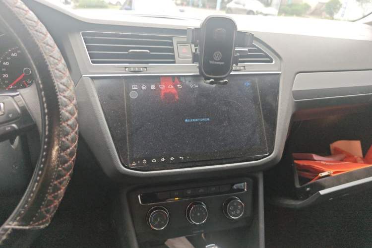 Used Volkswagen Tiguan L 2017 330TSI Automatic Two-Wheel Drive Luxury Edition Audio And AC Panel