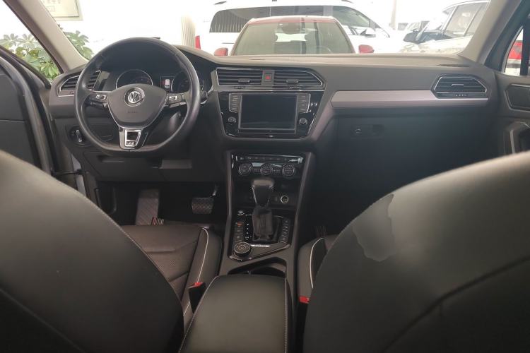 Used Volkswagen Tiguan L 2017 380TSI Automatic All-Wheel-Drive Flagship Edition Center Console