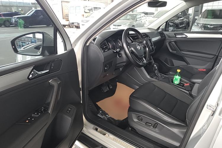 Used Volkswagen Tiguan L 2017 380TSI Automatic All-Wheel-Drive Luxury Edition Driver Seat