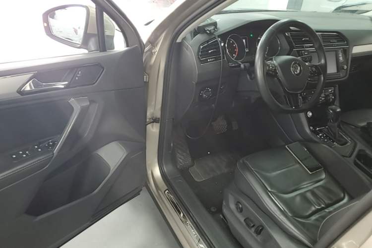 Used Volkswagen Tiguan L 2017 330TSI Automatic Two-Wheel Drive Comfort Edition Driver Seat