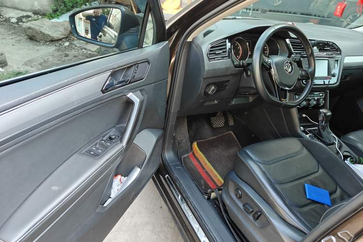 Used Volkswagen Tiguan L 2017 330TSI Automatic Two-Wheel Drive Comfort Edition Driver Seat