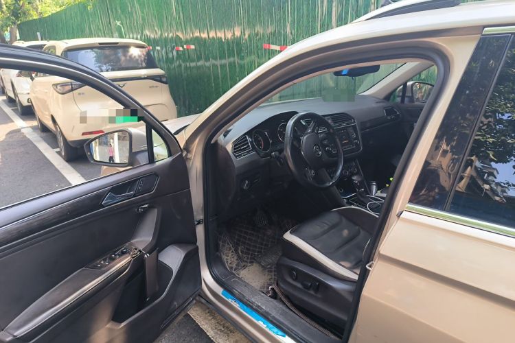 Used Volkswagen Tiguan L 2017 330TSI Automatic Two-Wheel Drive Luxury Edition Driver Seat