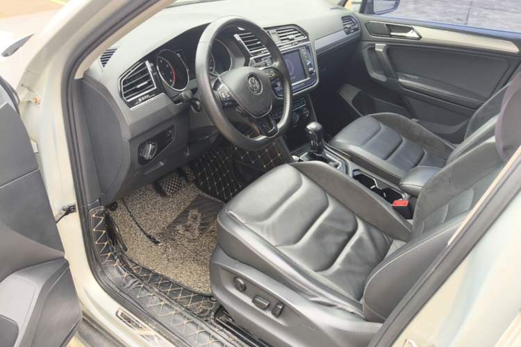 Used Volkswagen Tiguan L 2017 330TSI Automatic Two-Wheel Drive Luxury Edition Driver Seat