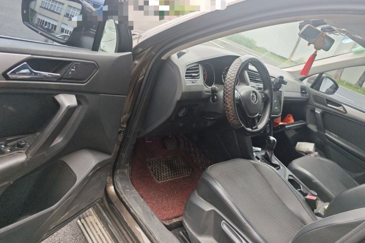 Used Volkswagen Tiguan L 2017 330TSI Automatic Two-Wheel Drive Luxury Edition Driver Seat