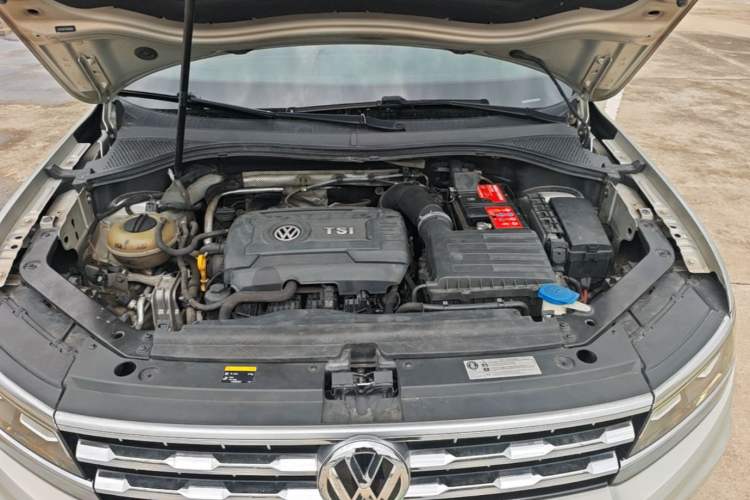 Used Volkswagen Tiguan L 2017 330TSI Automatic Two-Wheel Drive Flagship Edition Engine Bay