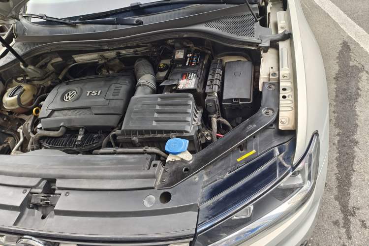 Used Volkswagen Tiguan L 2017 330TSI Automatic Two-Wheel Drive Luxury Edition Engine Bay Left