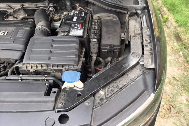 Used Volkswagen Tiguan L 2017 330TSI Automatic Two-Wheel Drive Flagship Edition Engine Bay Left