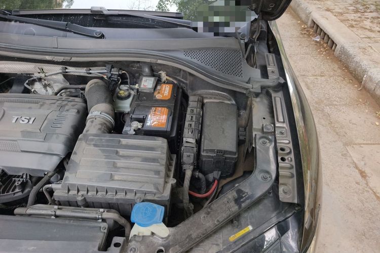 Used Volkswagen Tiguan L 2017 330TSI Automatic Two-Wheel Drive Luxury Edition Engine Bay Left