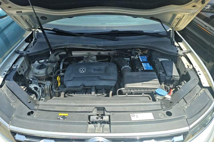 Used Volkswagen Tiguan L 2017 330TSI Automatic Two-Wheel Drive Flagship Edition Engine Bay