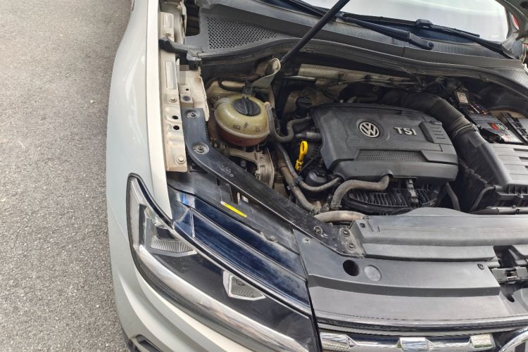Used Volkswagen Tiguan L 2017 330TSI Automatic Two-Wheel Drive Luxury Edition Engine Bay Right
