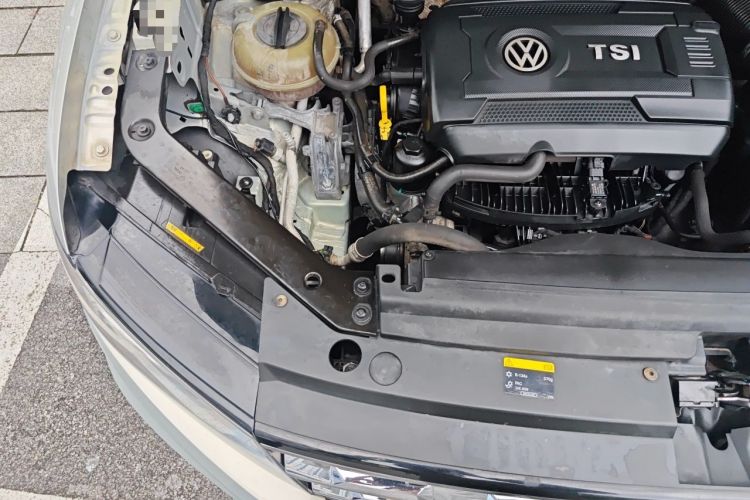 Used Volkswagen Tiguan L 2017 330TSI Automatic Two-Wheel Drive Luxury Edition Engine Bay Right
