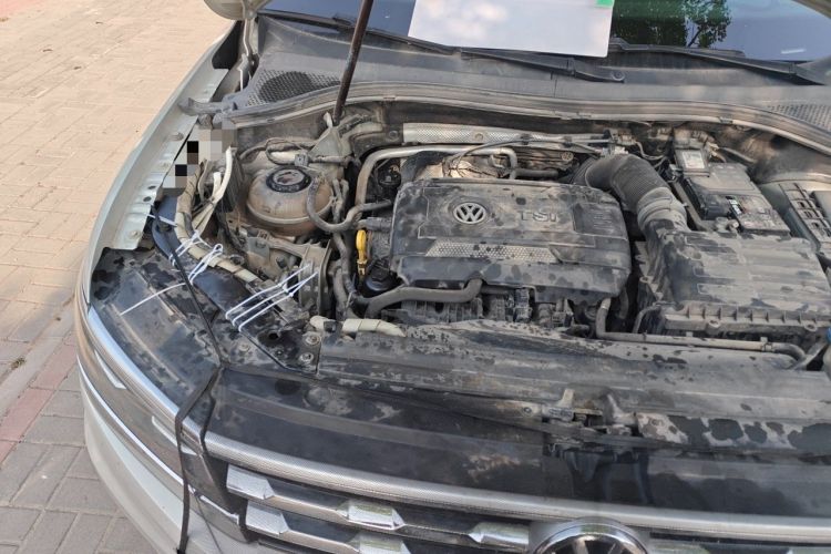 Used Volkswagen Tiguan L 2017 380TSI Automatic All-Wheel-Drive Luxury Edition Engine Bay Right