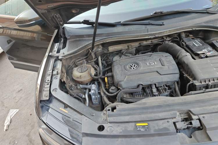 Used Volkswagen Tiguan L 2017 330TSI Automatic Two-Wheel Drive Comfort Edition Engine Bay Right