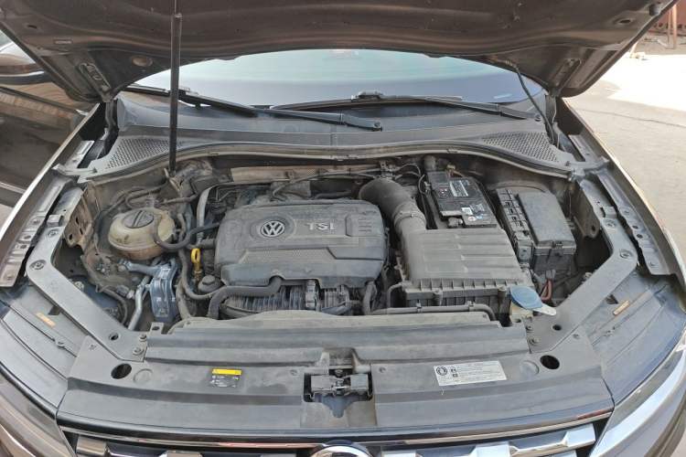 Used Volkswagen Tiguan L 2017 330TSI Automatic Two-Wheel Drive Comfort Edition Engine Bay