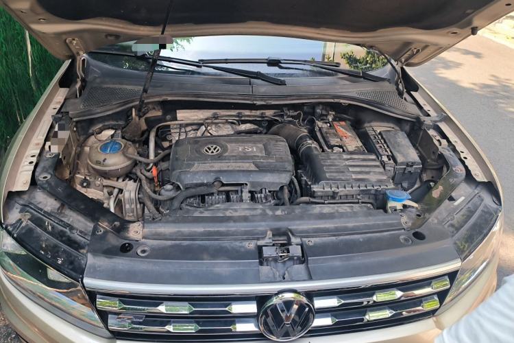 Used Volkswagen Tiguan L 2017 330TSI Automatic Two-Wheel Drive Luxury Edition Engine Bay