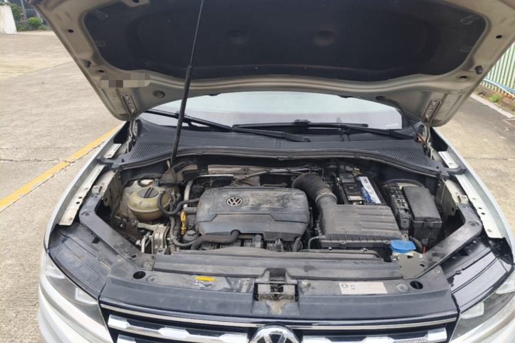 Used Volkswagen Tiguan L 2017 330TSI Automatic Two-Wheel Drive Luxury Edition Engine Bay