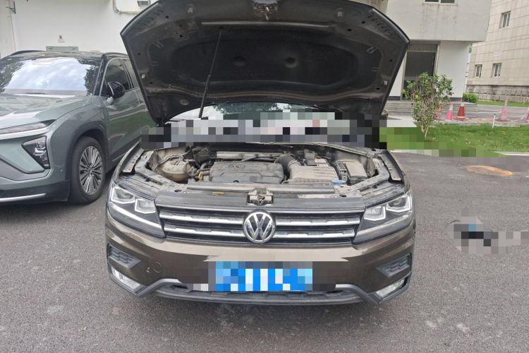 Used Volkswagen Tiguan L 2017 330TSI Automatic Two-Wheel Drive Luxury Edition Engine Bay