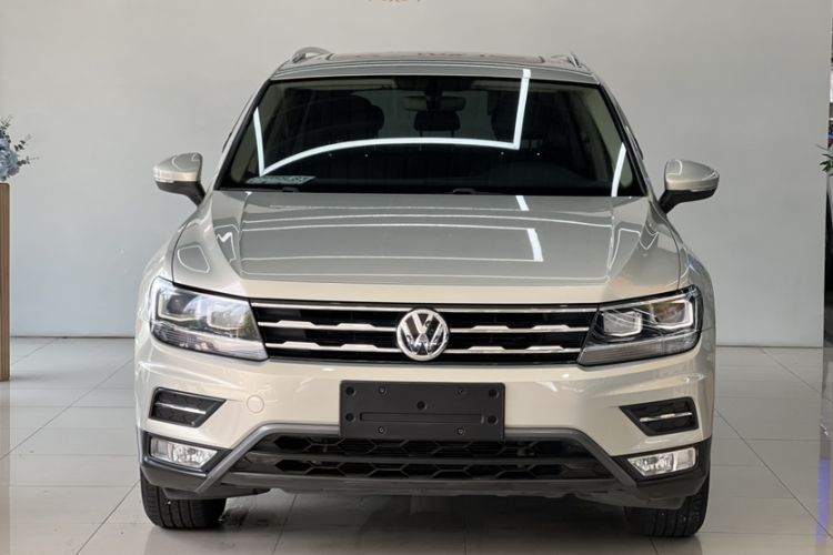 Used Volkswagen Tiguan L 2017 330TSI Automatic Two-Wheel Drive Luxury Edition Exterior 2