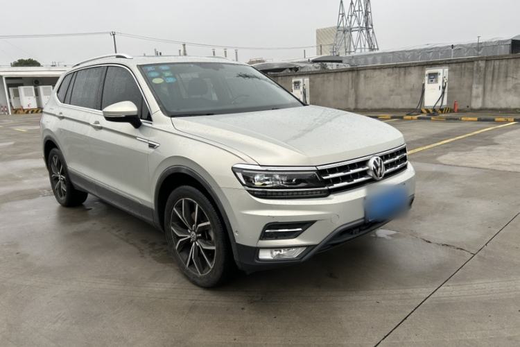 Used Volkswagen Tiguan L 2017 330TSI Automatic Two-Wheel Drive Flagship Edition Exterior 2