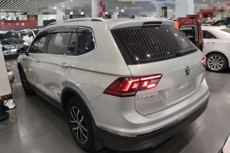 Used Volkswagen Tiguan L 2017 330TSI Automatic Two-Wheel Drive Luxury Edition Exterior 2