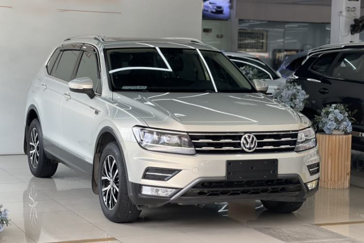 Used Volkswagen Tiguan L 2017 330TSI Automatic Two-Wheel Drive Luxury Edition Exterior 3