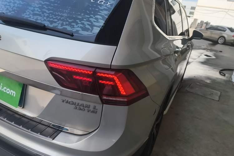 Used Volkswagen Tiguan L 2017 330TSI Automatic Two-Wheel Drive Flagship Edition Exterior 3