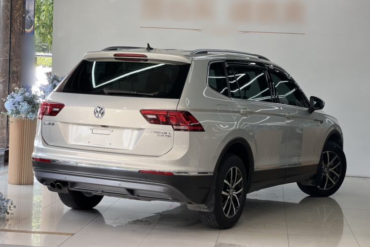 Used Volkswagen Tiguan L 2017 330TSI Automatic Two-Wheel Drive Luxury Edition Exterior 6