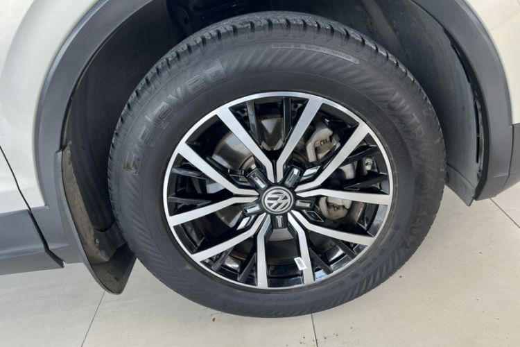 Used Volkswagen Tiguan L 2017 330TSI Automatic Two-Wheel Drive Luxury Edition Exterior 8