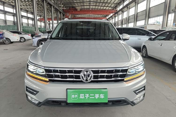 Used Volkswagen Tiguan L 2017 380TSI Automatic All-Wheel-Drive Luxury Edition Front