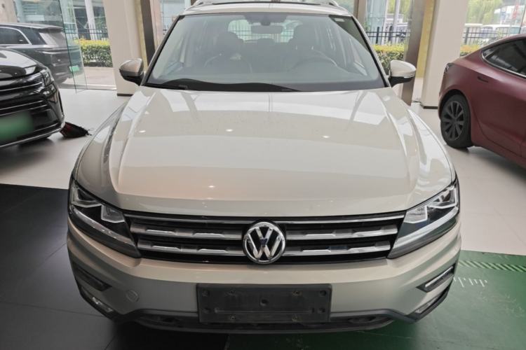 Used Volkswagen Tiguan L 2017 330TSI Automatic Two-Wheel Drive Luxury Edition Front