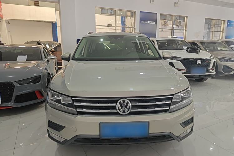 Used Volkswagen Tiguan L 2017 330TSI Automatic Two-Wheel Drive Luxury Edition Front