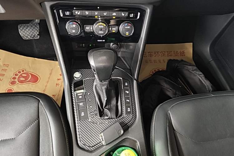 Used Volkswagen Tiguan L 2017 380TSI Automatic All-Wheel-Drive Luxury Edition Gear Lever