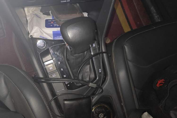Used Volkswagen Tiguan L 2017 330TSI Automatic Two-Wheel Drive Comfort Edition Gear Lever