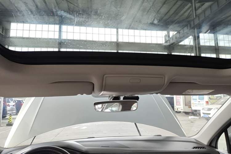 Used Volkswagen Tiguan L 2017 380TSI Automatic All-Wheel-Drive Luxury Edition Headliner