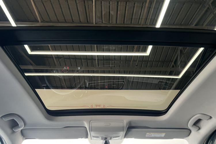 Used Volkswagen Tiguan L 2017 330TSI Automatic Two-Wheel Drive Luxury Edition Headliner