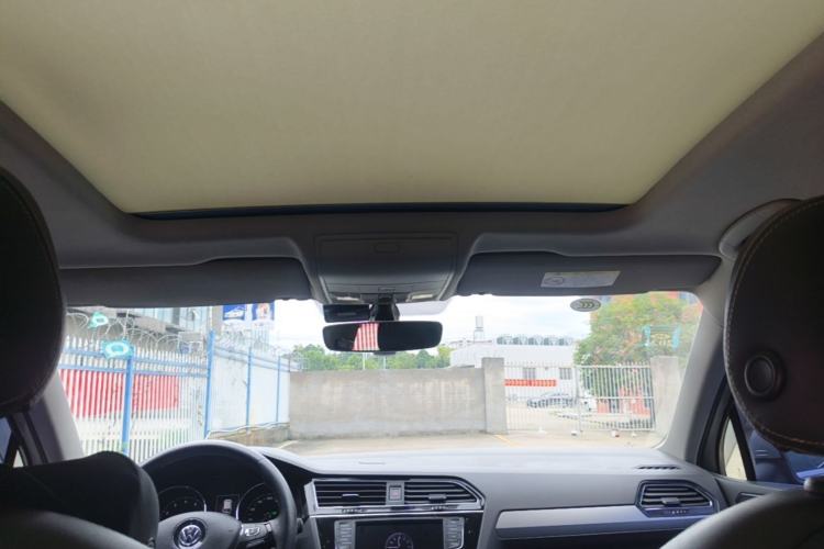 Used Volkswagen Tiguan L 2017 330TSI Automatic Two-Wheel Drive Luxury Edition Headliner