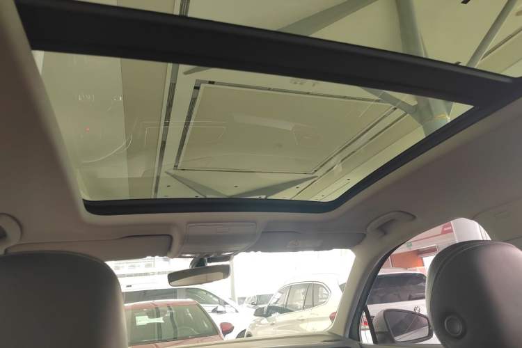 Used Volkswagen Tiguan L 2017 380TSI Automatic All-Wheel-Drive Flagship Edition Headliner