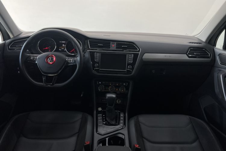 Used Volkswagen Tiguan L 2017 330TSI Automatic Two-Wheel Drive Luxury Edition Interior 1