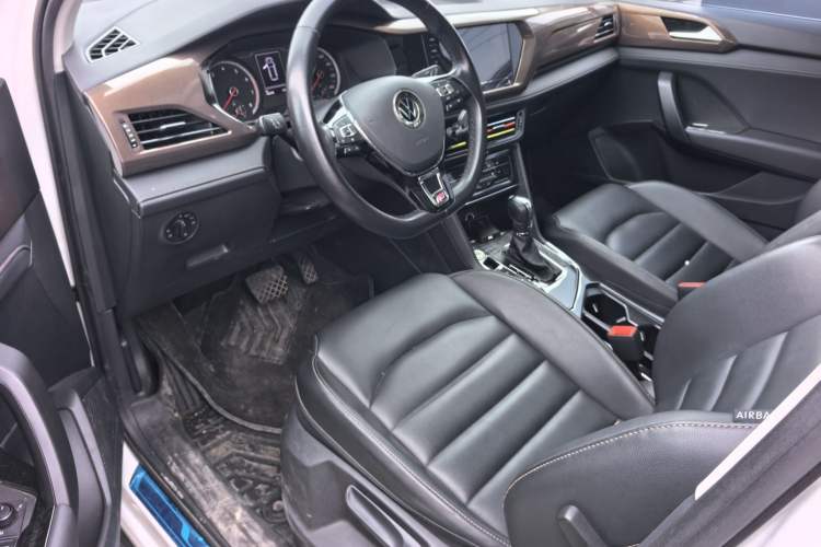 Used Volkswagen Tiguan L 2017 330TSI Automatic Two-Wheel Drive Luxury Edition Interior 2