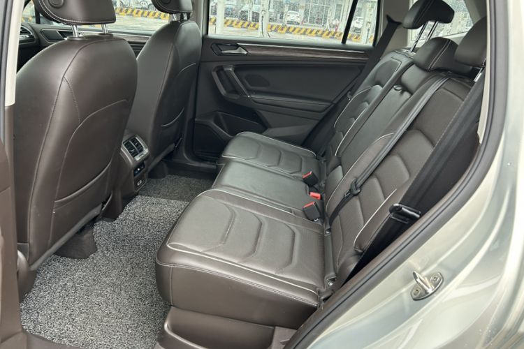 Used Volkswagen Tiguan L 2017 330TSI Automatic Two-Wheel Drive Flagship Edition Interior 3