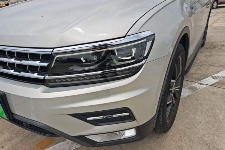 Used Volkswagen Tiguan L 2017 330TSI Automatic Two-Wheel Drive Flagship Edition Left Front Headlight