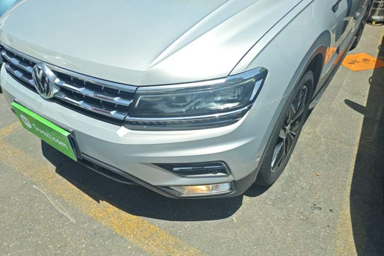 Used Volkswagen Tiguan L 2017 330TSI Automatic Two-Wheel Drive Flagship Edition Left Front Headlight