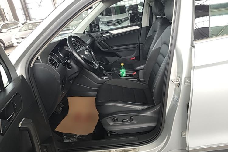 Used Volkswagen Tiguan L 2017 380TSI Automatic All-Wheel-Drive Luxury Edition Left Front Seat