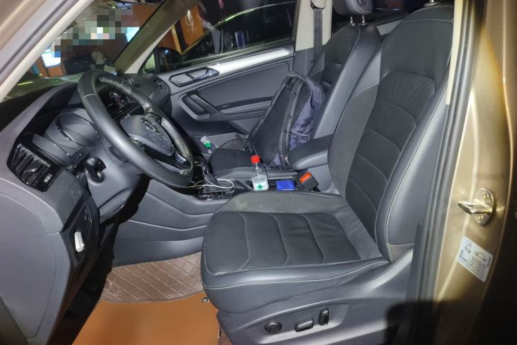 Used Volkswagen Tiguan L 2017 330TSI Automatic Two-Wheel Drive Luxury Edition Left Front Seat