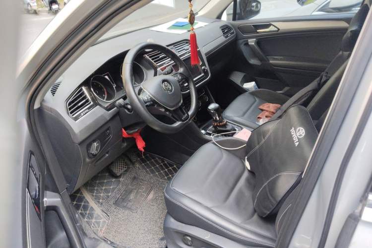 Used Volkswagen Tiguan L 2017 330TSI Automatic Two-Wheel Drive Luxury Edition Left Front Seat