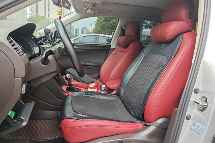 Used Volkswagen Tiguan L 2017 330TSI Automatic Two-Wheel Drive Luxury Edition Left Front Seat